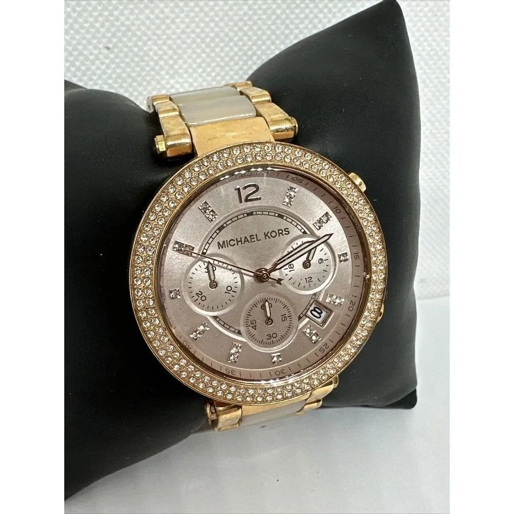 Michael Kors Parker MK5896 Women Rose Gold Analog Dial Quartz Wrist Watch NUL43